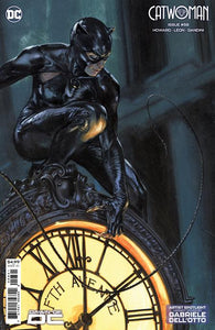 CATWOMAN #58 CVR D GABRIELE DELL OTTO ARTIST SPOTLIGHT CARD STOCK VAR (BATMAN CATWOMAN THE GOTHAM WAR) (10/17/2023)